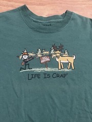 Life Is Crap Large Mens Green Graphic Logo Short Sleeve Tshirt Hunting Deer