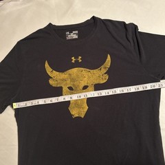 Under Armour Brahma Bull Mens T-shirt Heatgear Loose Fit Mens Sz Med Distressed
