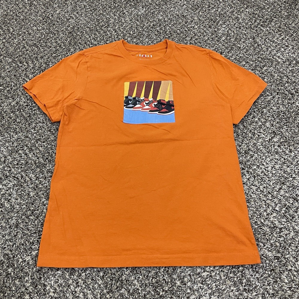 Nike Air Jordan Retro 1 Breds Chicago Shadow Sneaker T-Shirt Mens S Orange SS