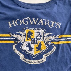 Harry Potter Hogwarts Crest Blue Graphic T-Shirt Size M 100% Cotton Tee Gold