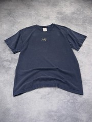 VERY RARE ARC’TERYX 1999 VINTAGE ARCHAEOPTERYX Y2K GRAIL CENTER LOGO T SHIRT