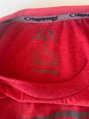 Oakley T Shirt red large used mens