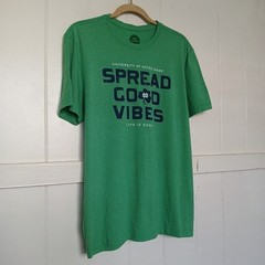 Life is Good Notre Dame T-Shirt Spread Good Vibes Men’s Medium Classic Fit Green