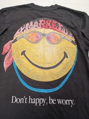 Chinatown Market Smiley Shirt Size Small Don’t Worry Ve Happy