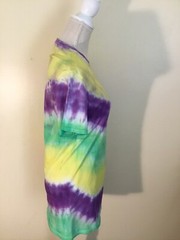 tie dye t-shirt S . Multi-colored . SOME COLORS MIXES WHERE NOT INTENDED.
