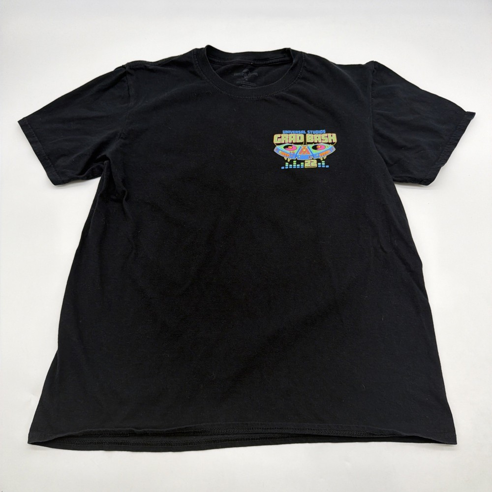 Universal Studios T-shirt Men M Black Graphic Print Logo 100% Cotton.#44861