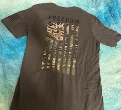 Under Armour 1370816 Men’s UA Freedom Flag Camo T-Shirt Sz MEDIUM