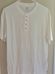 NEVER WORN Levi’s Men’s White Henley T-Shirt Short Sleeve Relaxed Fit Cotton M
