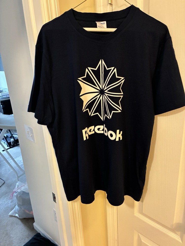 Reebok Classic Men’s blue Graphic Logo Crew Neck Short Sleeve T-Shirt XL