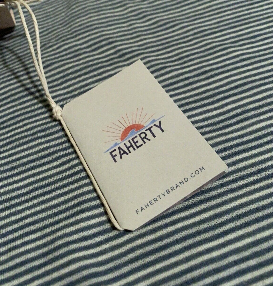 NEW Faherty Men’s Medium Marine Ivory Stripe Cloud Long Sleeve Reversable Tee M