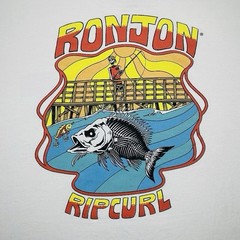 Ron Jon X Rip Curl Men’s XXL Skeleton Fishing Standard Fit T Shirt, Fits Like XL