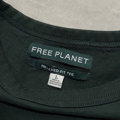 Free Planet Shirt Mens Relaxed Fit L Green Tee Crewneck Casual Tee Turtle Skater