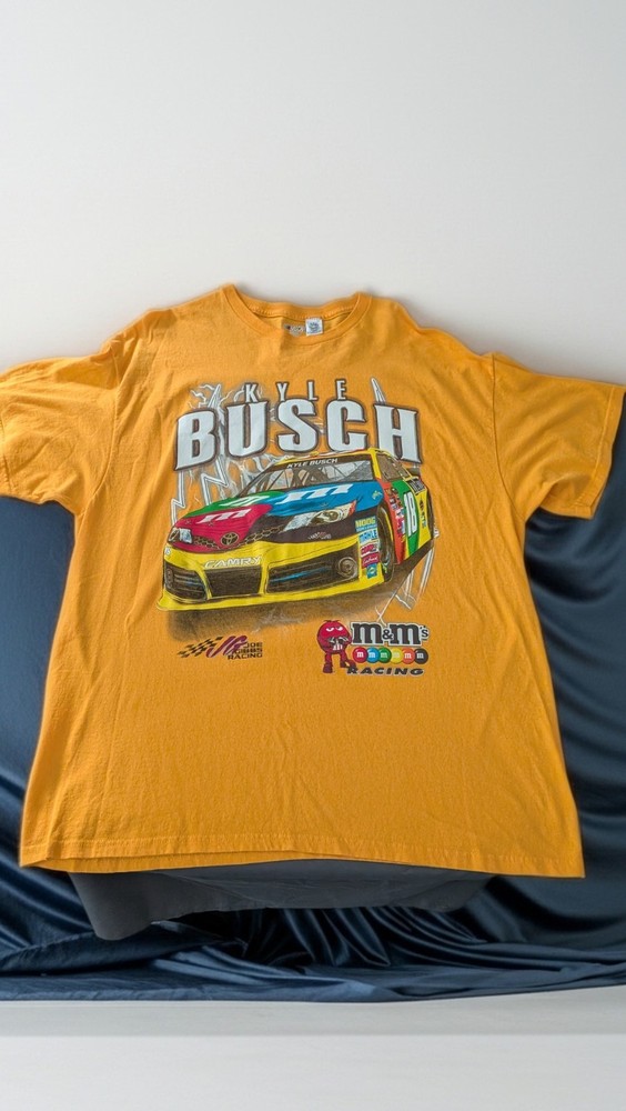 Kyle Busch #18 M&M’s NASCAR Racing T-Shirt 2XL Joe Gibbs Racing Yellow