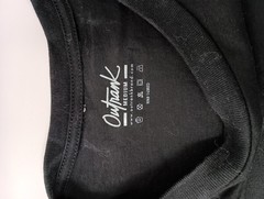 Outrank T-shirt with decal – size medium – New with tags