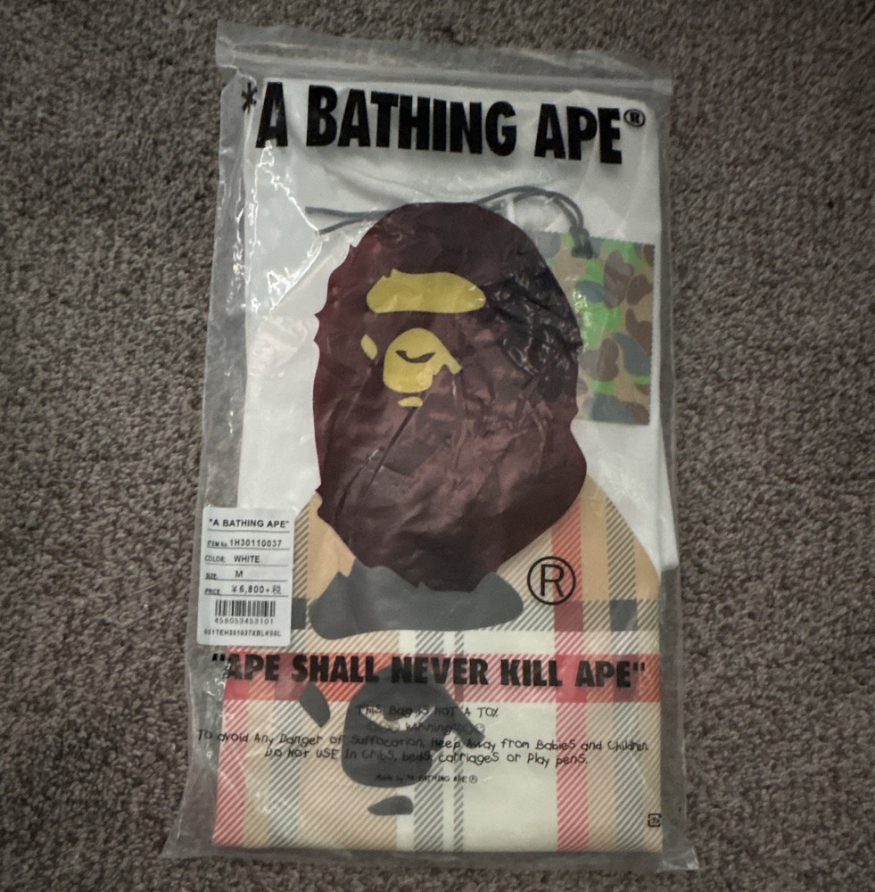 A Bathing Ape Men’s M White Ape Head Graphic Logo Tee Cotton Crew Neck