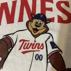 Minnesota Twins TC Bear Shirt Men XL White Short Sleeve Crew Neck Port & Company