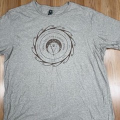 District Made Graphics T-Shirt Mens 2XL Extra Extra Large Gray Short Sleeve