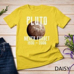 Vintage Pluto Never Forget Graphic – Funny Space Science Unisex T-shirt