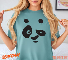 Unisex Cute Winking Panda Face T-Shirt – Minimalist Giant Panda Bear Graphic Tee