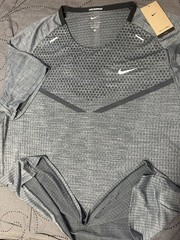 NIKE TECH KNIT RUNNING #010 H. GRAY’S & BLACK DRI-FIT ADV SHIRT SIZE 2XL MEN $80