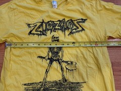 ZigZags Gutter Ghoul T-Shirt Yellow Size Medium Skeleton Hatchet Graphics