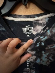 Hollister Must-Have Collection Tie-Dye Long-Sleeve Crewneck T-Shirt