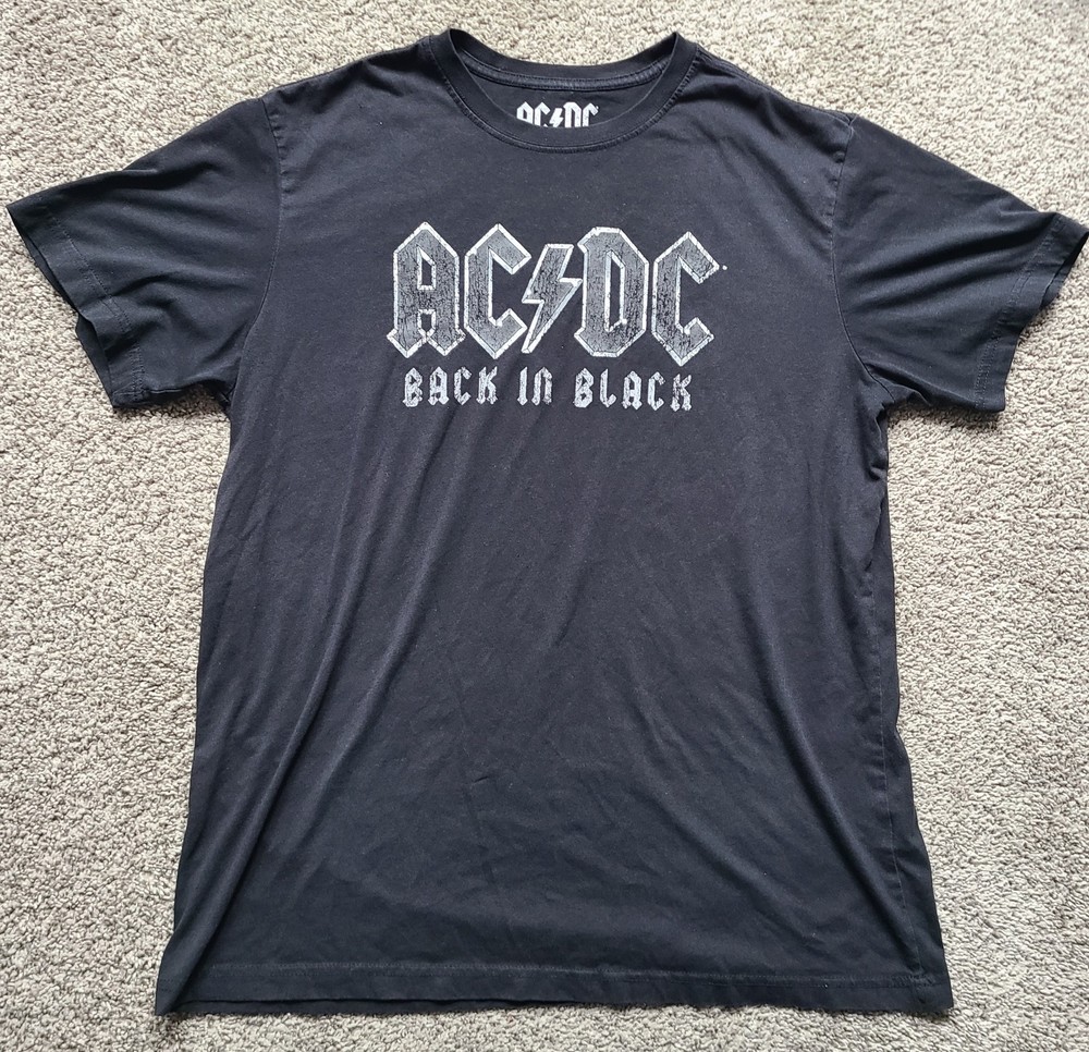 AC/DC Back In Black Concert Shirt Band Tee Short Sleeve Large Classic Hard Rock