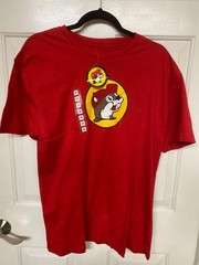 Buc-ees Bucees Main Logo Red T Shirt NWT Size Medium