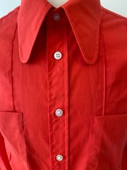 Vintage mens 70’s EUROCHIC RED BEAGLE COLLAR SEAMED POLY/COTTON SHIRT 38″