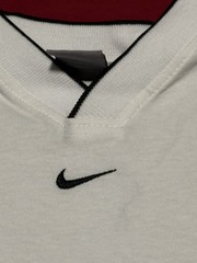 Nike Center Swoosh T-shirt Men’s Large White V-Neck Ribbed Collar Middle Swoosh