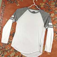 Brooklyn Cloth Shirt Men’s Large White Gray Long Sleeve T-Shirt Crew Neck Good