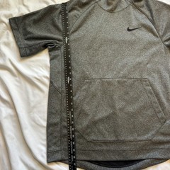Nike Hoodie Shirt Men Medium Gray Dri-FIT Short Sleeve Pullover Pocket