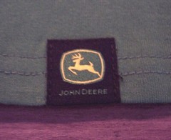 JOHN DEERE Tractors Deer T-Shirt MEN’S SMALL NEW Green