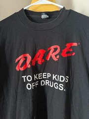 Vintage 90s D.A.R.E. To Keep Kids Off Drugs T-Shirt Fruit of the Loom Best