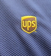 United Parcel Service UPS Men’s Sport-Tek Long Sleeve Blue Pullover 1/4 Zip LG