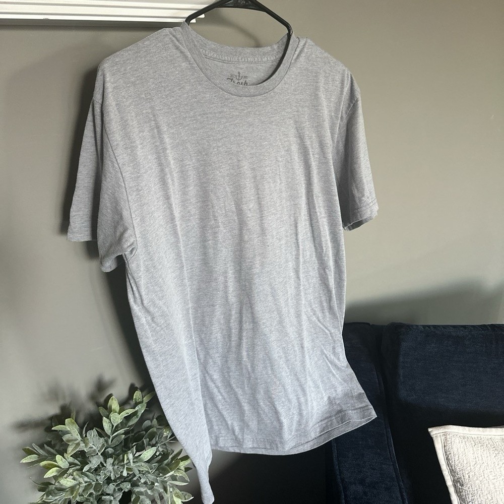 Fresh Clean Tees Men’s Gray Solid Crew Neck Short Sleeve T-Shirt, Size L Regular