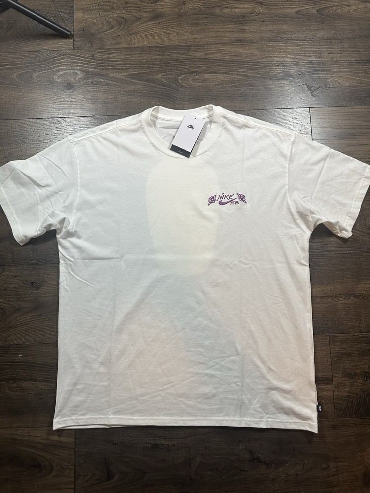 Nike Men’s White Sb Max90 Skate T-Shirt Size Large HV2201-100 New with Tags