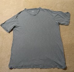 Johnnie-O Men’s V-Neck Short Sleeve T-Shirt size Large Green