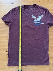 American Eagle Men’s Athletic Fit V-Neck Graphic T-Shirt XS Burgundy