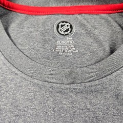 Chicago Blackhawks Gray and Red T-Shirt Size XL #147