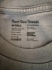 Fresh Clean Threads – Crew Neck & V Neck / Lot of 4 Shirts (Medium Tall)