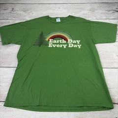 Earth Day Everyday Rainbow Pine Tree Design Novelty Men’s XL Green T-Shirt FreSh