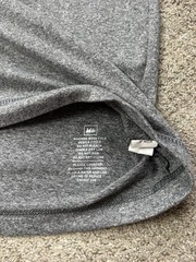 REI Long Sleeve Mens Large Base Layer Shirt Performance Gray Hiking Outdoors