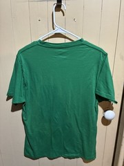Men’s Holiday Time Green Elf Short Sleeve Tee – Size M (38/40)