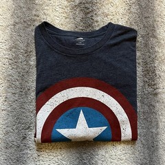 Marvels Captain America Shield Graphic T-Shirt Men’s Large Old Navy Blue Red Tee