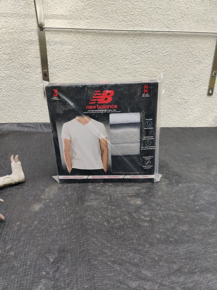 New Balance Cotton Performance Short Sleeve V Neck Tee 3Pk Tagless M 38-40 NIB