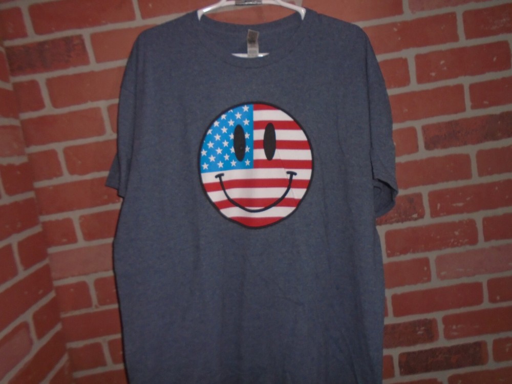USA SMILEY FACE DESIGN MENS TSHIRT SIZE XLARGE