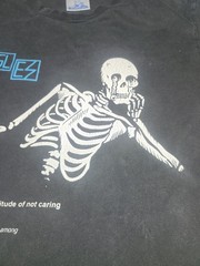 New Variety Jungles T-Shirt Size Medium Skeleton Eyes Falling Out Apathy