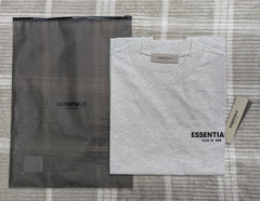 Fear of God Essentials Tee Light Oatmeal Men’s M Oversized T-Shirt NWT SS22