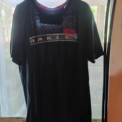 black oakley t shirt XXL with design on front chest short sleeve